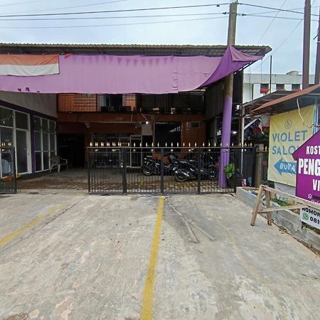 Penginapan Violet Doorz Syariah Banjarbaru Bagian luar foto